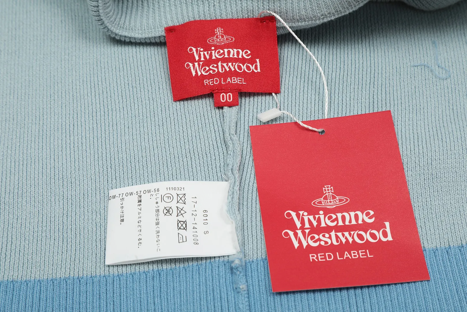 vivienne west wood Vivienne contrasting high-end Korean style cardigan knitted sweater wool 2024 autumn latest 🧩 15% merino cotton wool 85% wool blend 🧩Correct Italian 🇮🇹100% wool washed wheat logo Size: S -M- L Color: blue pink black gray